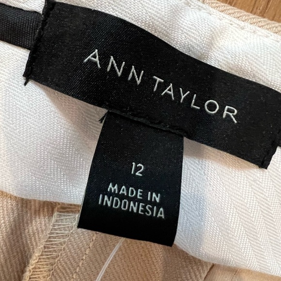 NWT Ann Taylor Ankle Pant Tan/ crème color - Picture 4 of 6
